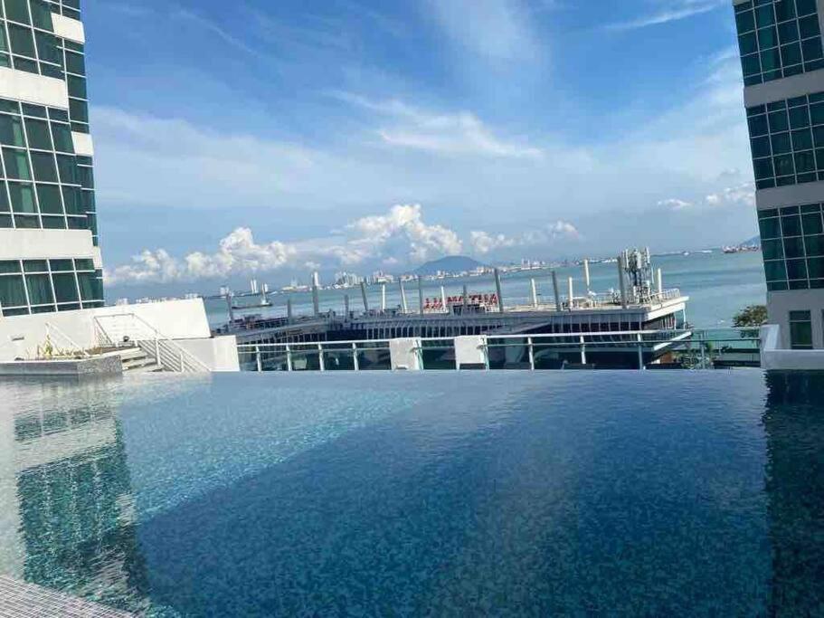 Maritime Suite Duplex Penang- Pemandangan Laut Джордж Таун Екстериор снимка